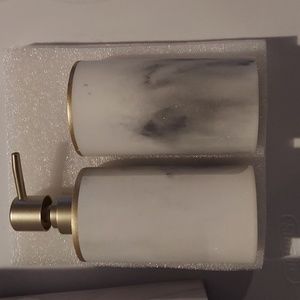 NEW Sunday Citizen Bathroom Set Soap Dispenser & Toothbrush Cup - Resin